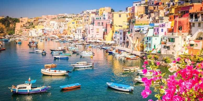 Dove parcheggiare al porto di Napoli per Capri, Ischia, Procida