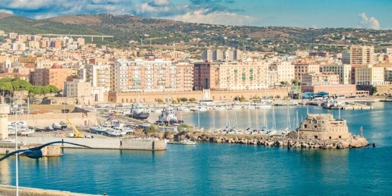 Traghetti per la Sardegna da Civitavecchia: conviene imbarcare l'auto?